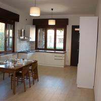 Stanze in villa indipendente con giardino