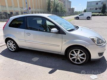 Ford Fiesta 1.2 Benzina/GPL 2008 – 129.000 km