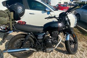 Moto Brixton Cromwell