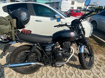 Moto Brixton Cromwell