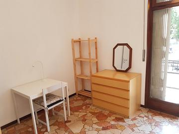 Frattini/lorenteggio: stanza
