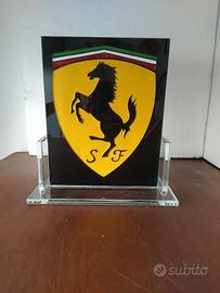 Trofeo in vetro con logo Ferrari