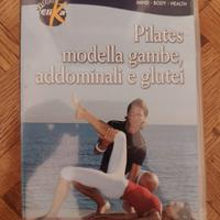 Pilates, modella gambe, addominali e glutei