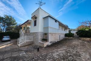 Villa con Garage