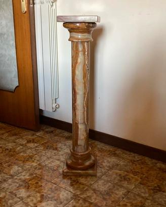 Colonna Portavaso/Statua in Pregiato Onice o Marmo