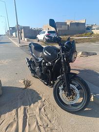 Kawasaki zr7 750 