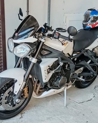 TRIUMPH STREET TRIPLE R 675