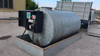 botte cisterna zincata 2000 litri con conta litru