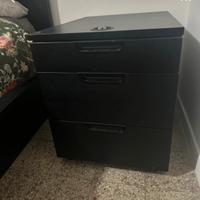 cassettiera nera con serratura