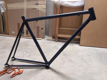 Telaio blu per bici scatto fisso/single speed