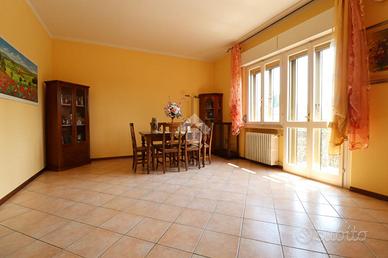 5 LOCALI A PORTO MANTOVANO