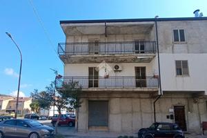 3 LOCALI A CROPANI