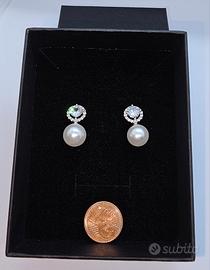 Orecchino delicato di perla da Sposa