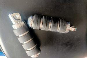 Pedalini pedana posteriore per Moto Custom