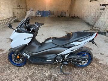 TMAX 560 - 12/2019 - 20.000 KM
