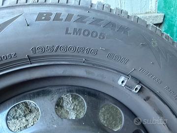 Gomme invernali R16 con  copri cerchio plastica