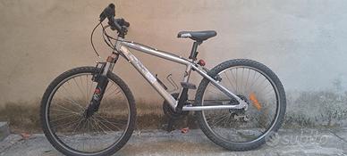 Bicicletta mtb rockrider 24" 