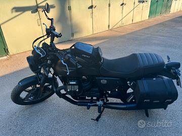 Moto Guzzi v7 stone