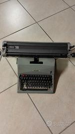 Macchina da  scrivere Olivetti mod 82"doppio carre