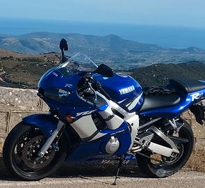 Yamaha R6 