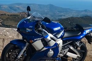 Yamaha R6 