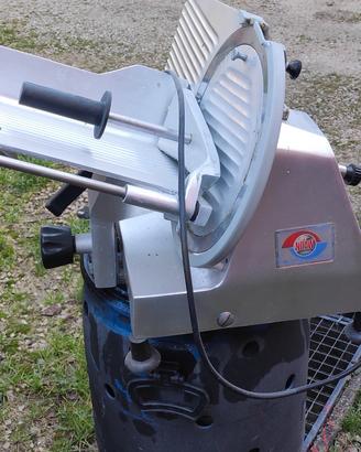 affettatrice 380v
