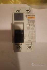 MERLIN GERIN 23009 Interruttore differenziale