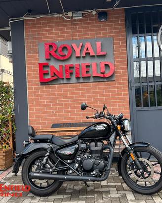 Royal Enfield Meteor 350 Fireball Black