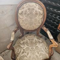 poltrona vintage in legno e tessuto damascato