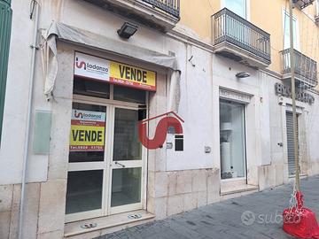 LOCALE COMMERCIALE - Corso Garibaldi - BENEVENTO