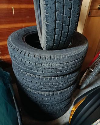 gomme Michelin agilis 185/75/16 c