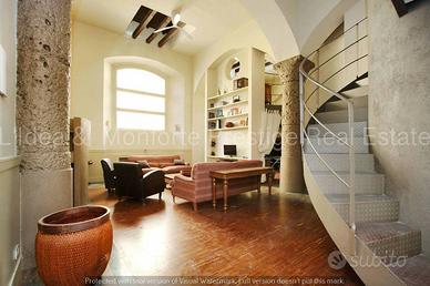 Appartamento di 250 m² con 5 locali a Milano