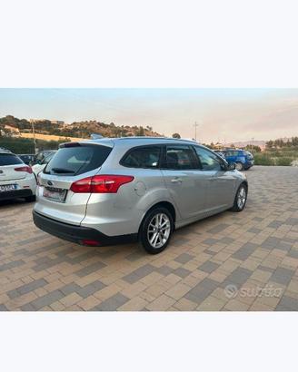 Ford Focus tenuta benissimo full optional