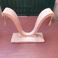 base in marmo rosa per appoggiare mensola