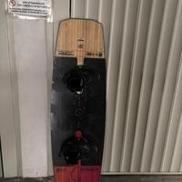 Tavola whakeboard hyperlite 145+attacchi jobe 42