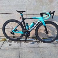 bianchi oltre xr4 disc ultegra dI12 taglia 50