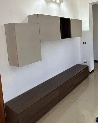 Soggiorno completo moderno bicolor con pensili