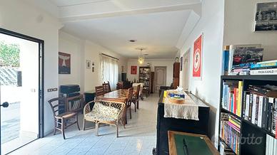 Semindipendente s.u.b.i.t.o d.i.s.p.o.n.i.b.i.l.e