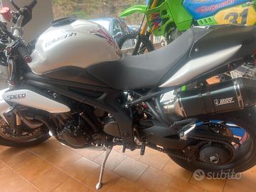 Triumph speedtriple 1050