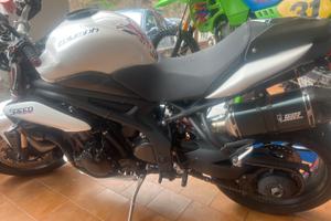 Triumph speedtriple 1050