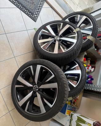 Set cerchi e gomme originali golf 8