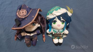 Peluches Mona e Venti (Genshin Impact)