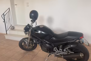 Ducati Monster 900 (1999) – Nera