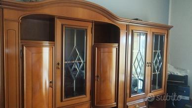 Mobile salotto stile classico più tavolo con sedie