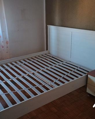letto matrimoniale e armadi 