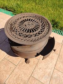 Braciere vintage inizio 900 in ghisa decorato
