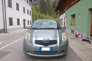 Toyota Yaris 1.3 5p Navy