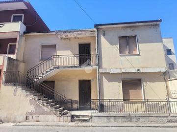 5 LOCALI A PORTO TORRES