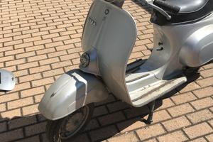 Piaggio Vespa 50 R (V5A1)