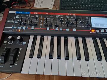 Behringer Deepmind 12X